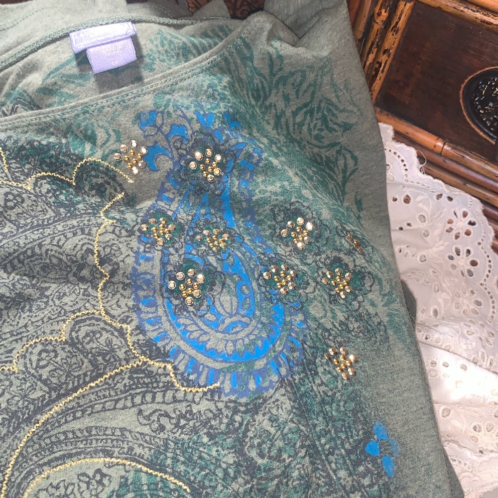 🐝 PLUS STUDDING LONG SLEEVE DECORATIVE